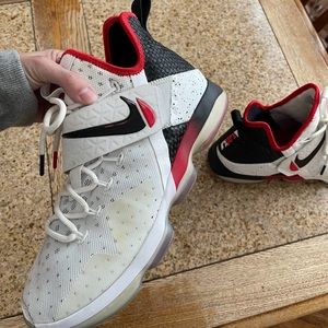 Nike lebrons “a kid from Akron edition “